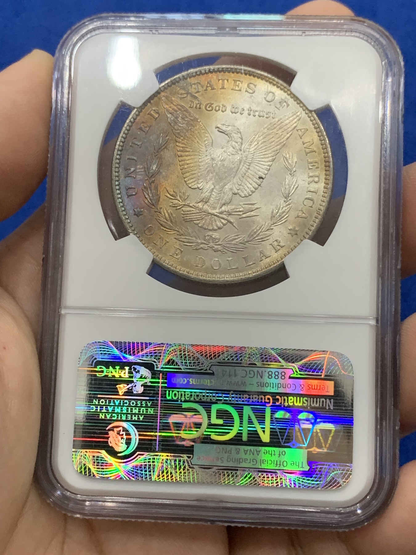 《竞宝斋》第195场-周日，周一 2场 (全场包邮) NGC  MS66  美国1887年摩根银币 环彩包浆 舒服的状态