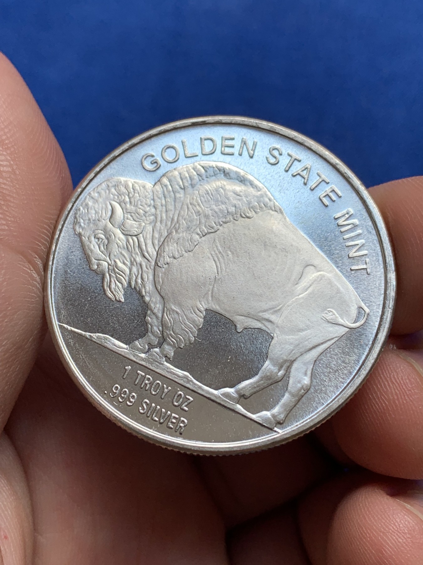 《竞宝斋》第195场-周日，周一 2场 (全场包邮) 美国印第安人野牛银章 1盎司 31.1g 999银 无其它资料 材质保证