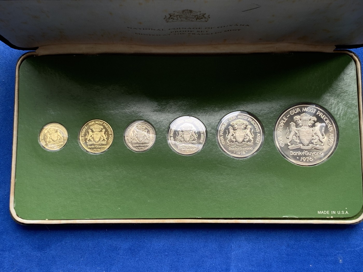 《竞宝斋》第195场-周日，周一 2场 (全场包邮) 1976年圭亚那 盒装套币 状态不错