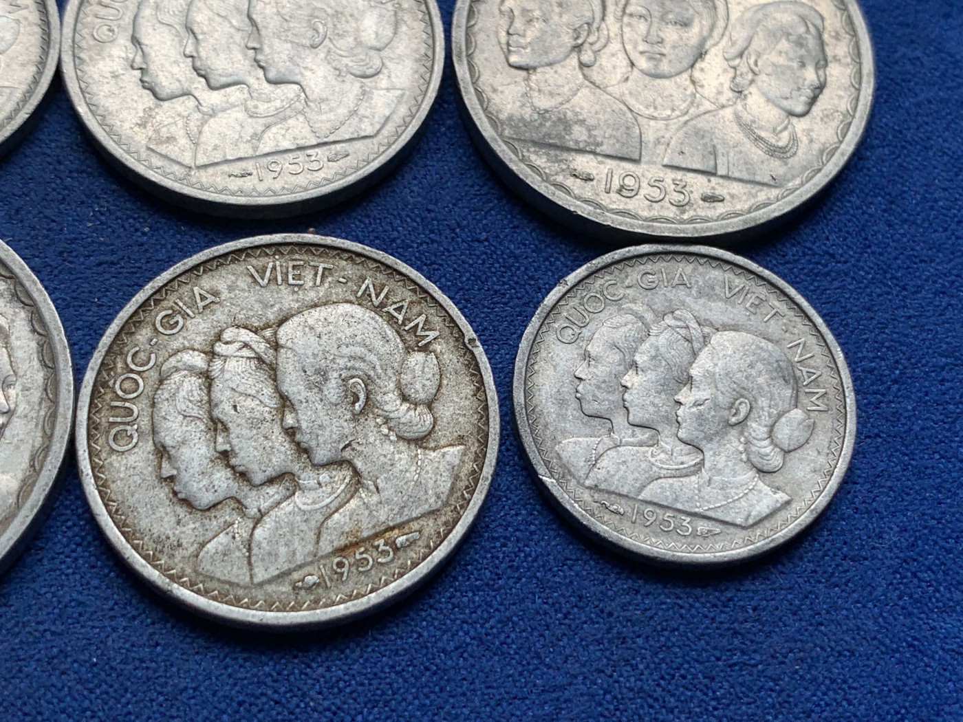 《竞宝斋》第195场-周日，周一 2场 (全场包邮) 两套（6枚）一组 越南1953三美女 （50苏+20苏+10苏）*2