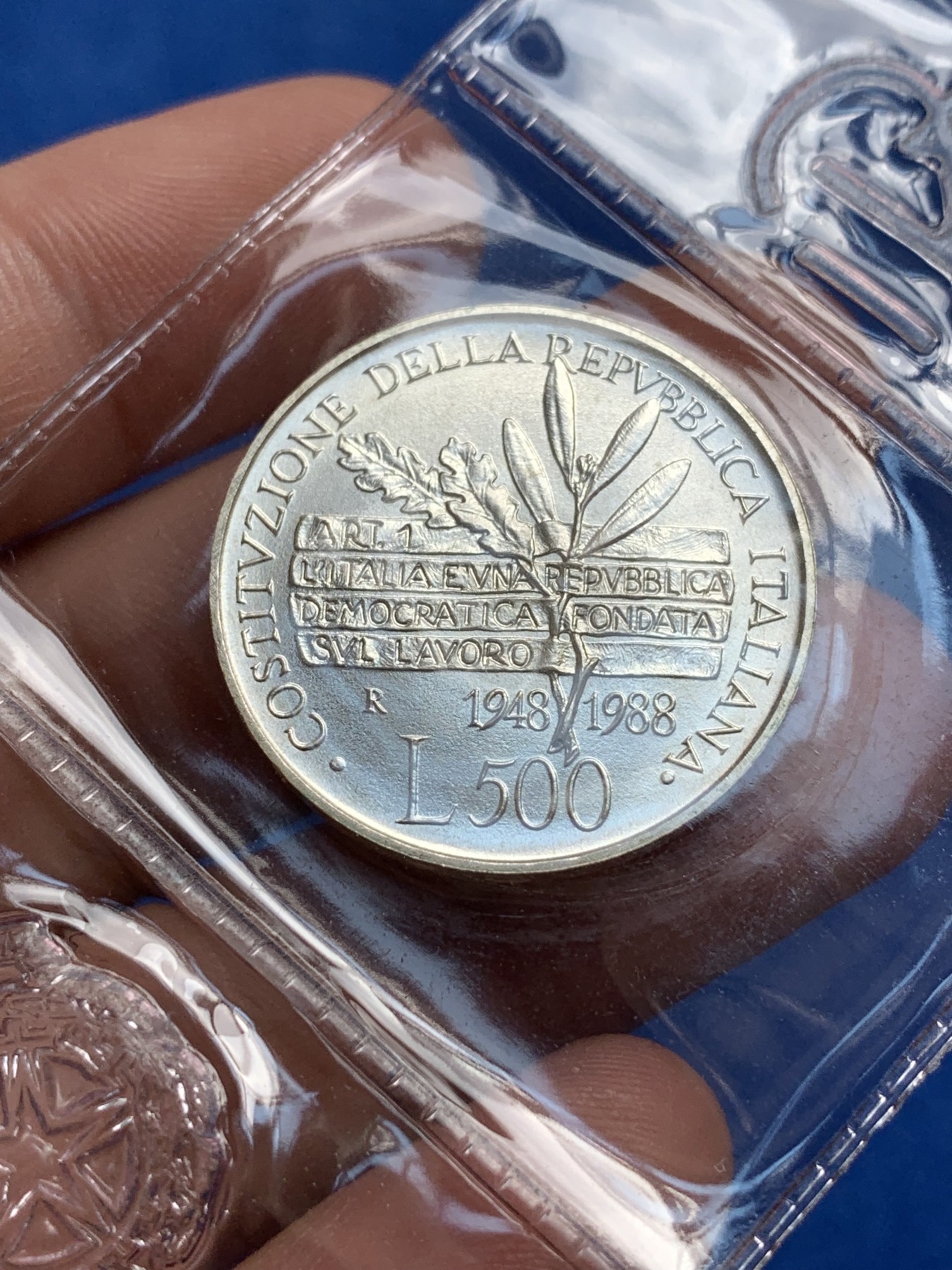 《竞宝斋》第195场-周日，周一 2场 (全场包邮) 意大利1988年 女神 500里拉银币 封装