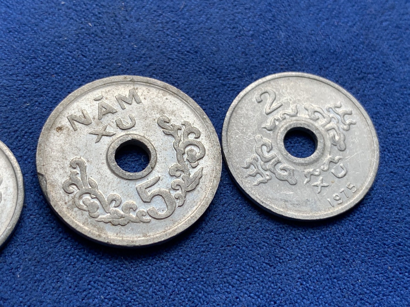 《竞宝斋》第195场-周日，周一 2场 (全场包邮) 3枚一组 南越1975年铝币一组