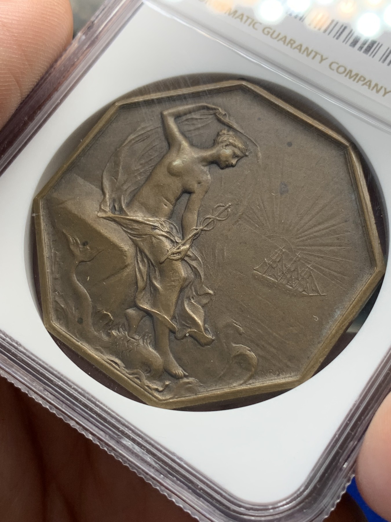 《竞宝斋》第195场-周日，周一 2场 (全场包邮) NGC MS63 罗蒂作品  法国 1879年 圣纳泽尔 商会八角铜章代用币 稀少品种 42mm巨大规格