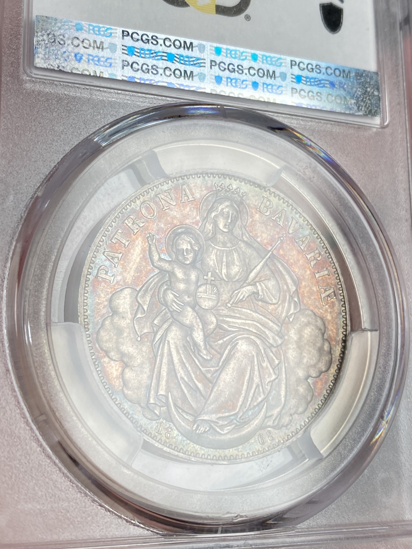 万国钱币拍卖第016期（奢华币章最终章） PCGS MS63 1868年德国巴伐利亚路德维希二世圣母抱婴流通1泰勒 极致让人致幻的冰火两重彩 青金五彩与赤红的完美结合 同分外拍已超过1000欧