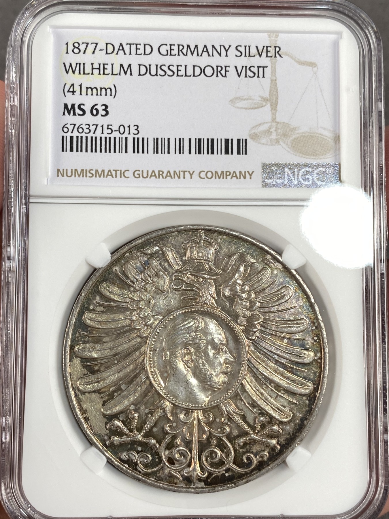 万国钱币拍卖第016期（奢华币章最终章） NGC MS63 1877年德国威廉一世访问杜塞尔多夫纪念大银章 41MM 36G 极少见的银质版本 通体五彩唯一冠军分