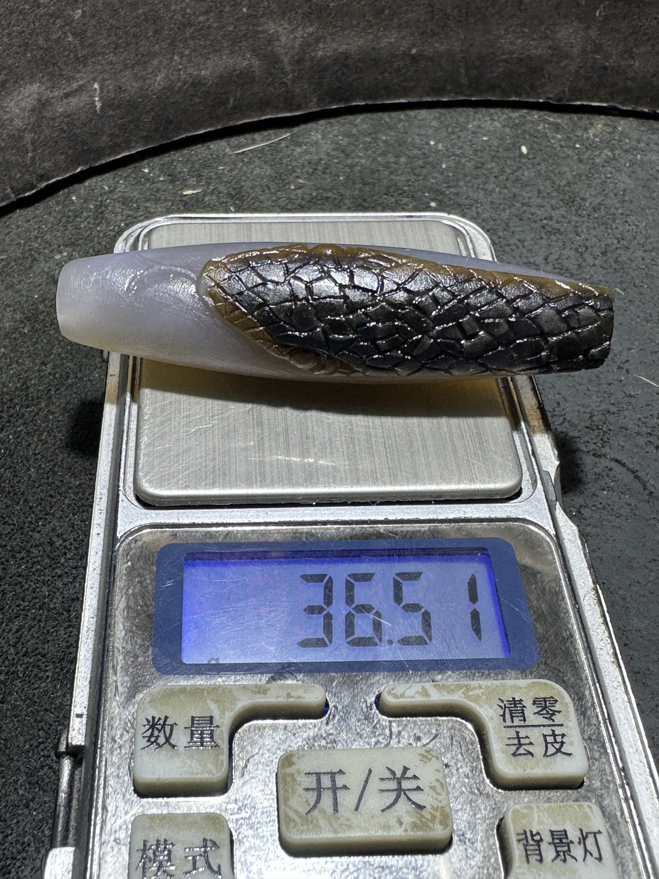 精美亚光高玉化巴西玛瑙手工俏色巧雕灵蛇吊坠（把件）一个