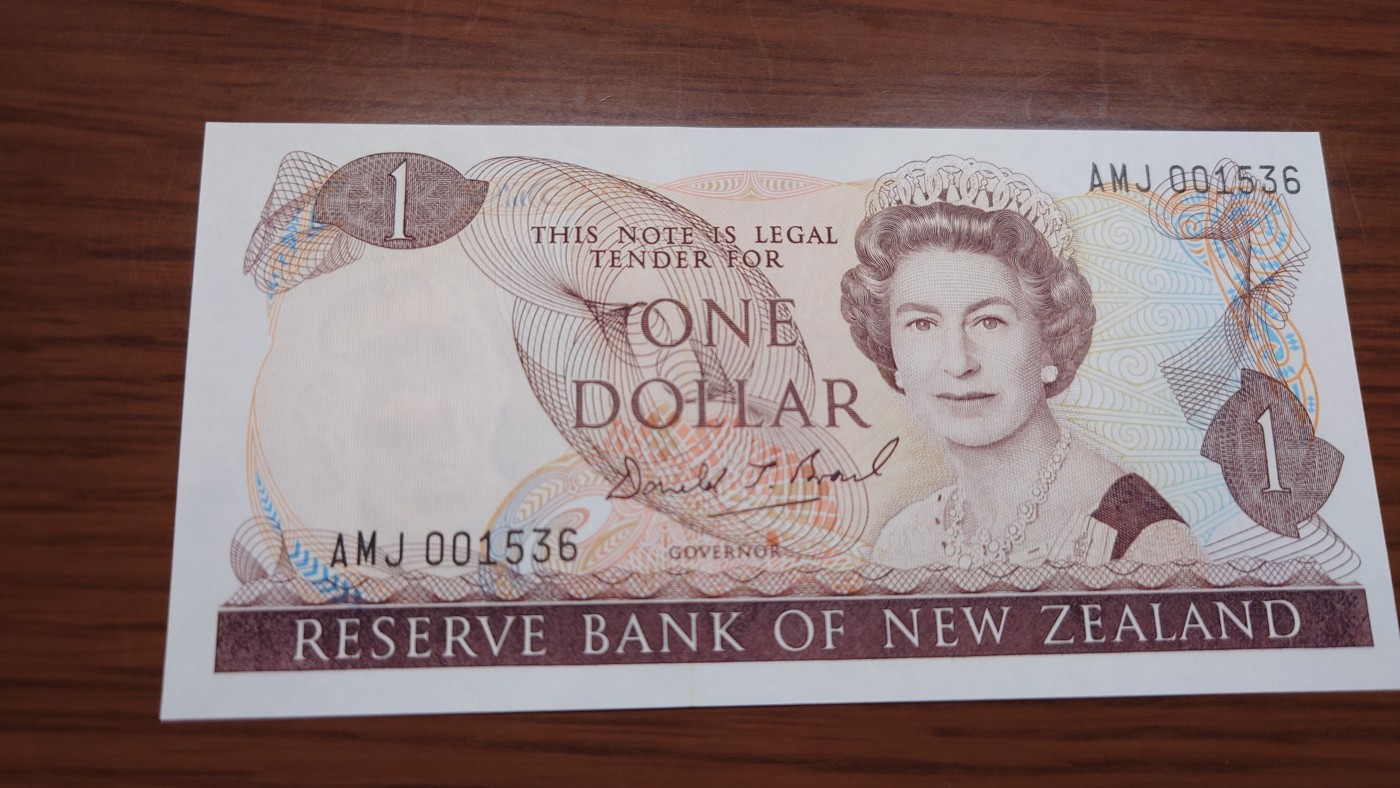 澳大利亚纸币1-2-5-10-20小套尾1同团购 绝品刀拆 免佣金（1-2-5-10也有零售另询）） 1981-92年新西兰1元 全新绝品千位号1536