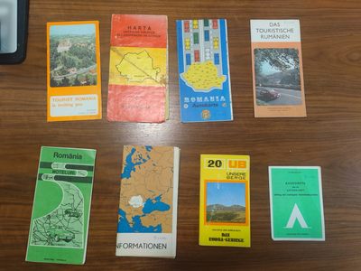 棕熊第三次勋章小拍 （苏联法国东德比利时等 币章册） - 罗马尼亚社会主义共和国时期 地图及旅行手册八本