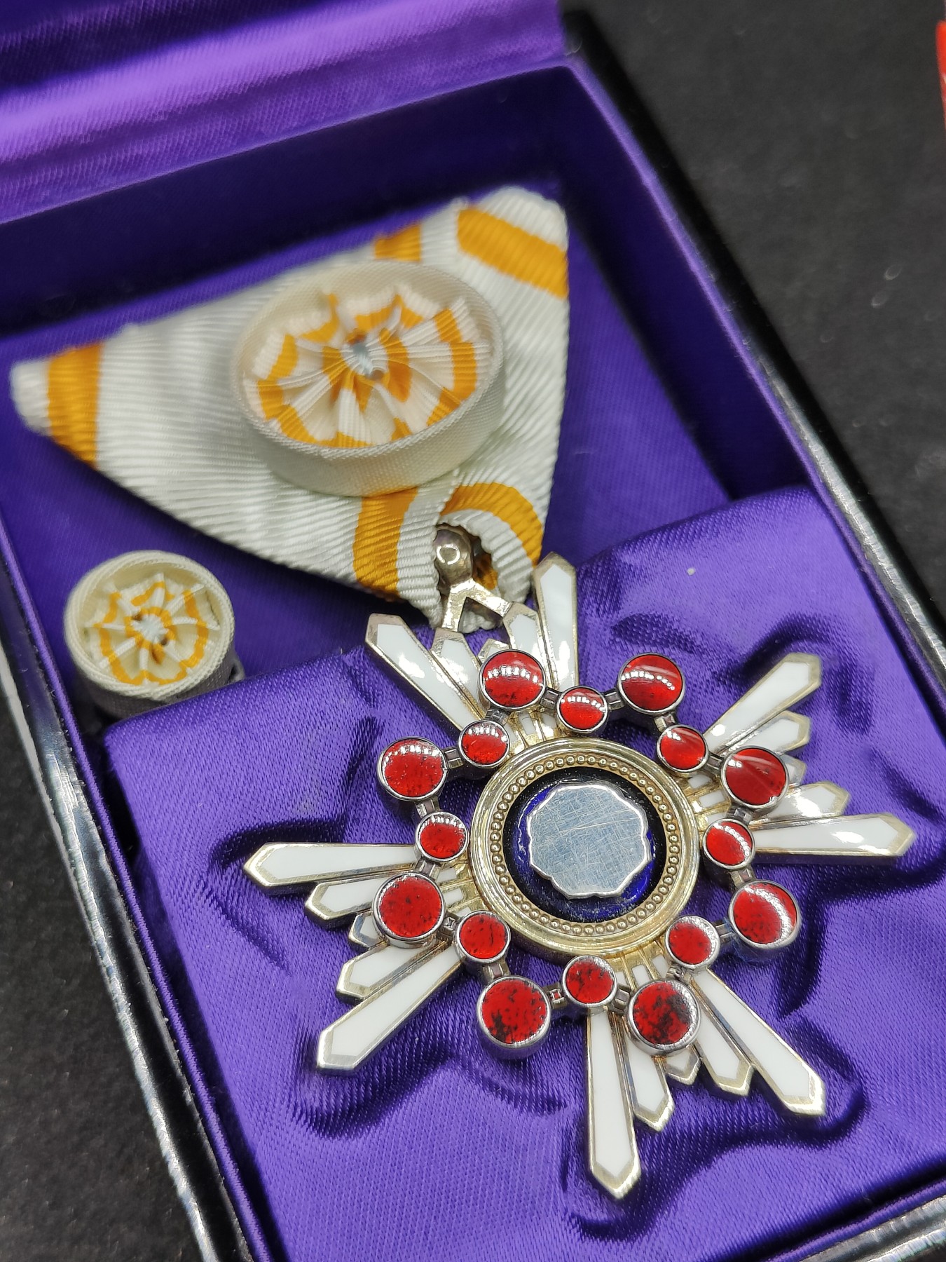 全场0元起拍 第89期 咸鱼国勋章拍卖专场 9月10日（周日）下午6：00开始 日本四等瑞宝章 银制带盒略