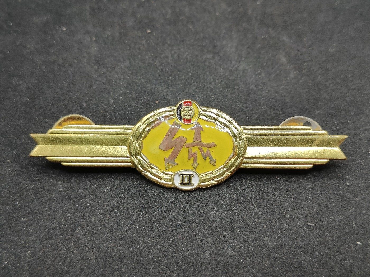 全场0元起拍 第89期 咸鱼国勋章拍卖专场 9月10日（周日）下午6：00开始 东德通讯兵二级技能章