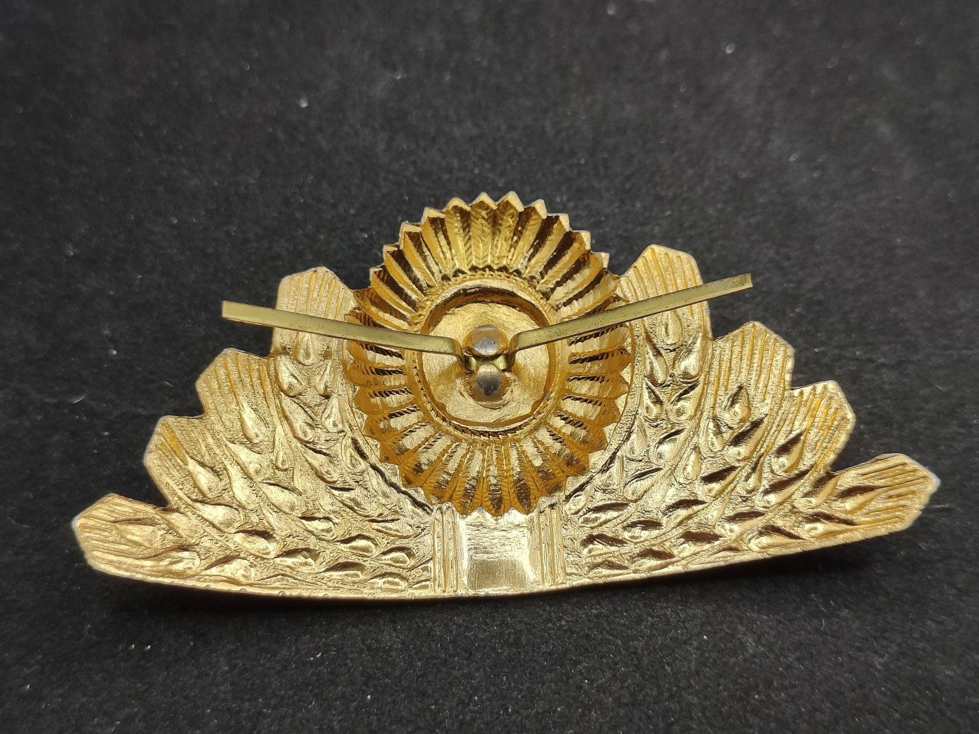 全场0元起拍 第89期 咸鱼国勋章拍卖专场 9月10日（周日）下午6：00开始 独联体 哈萨克斯坦 早期苏联样式 帽徽