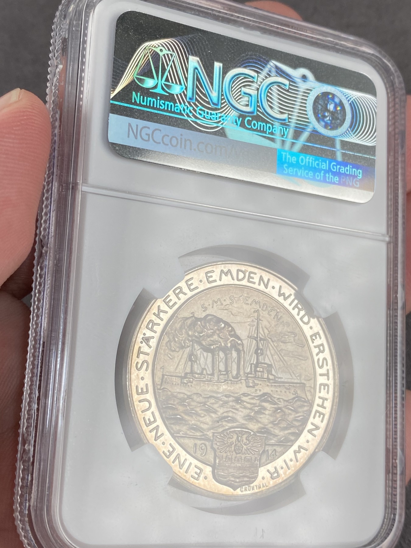 万国钱币拍卖第016期（奢华币章最终章） NGC MS62 1914年德国埃姆登号战舰穆勒舰长纪念银章 少见原味金彩品种 穆勒舰长曾率埃姆登号访问过青岛