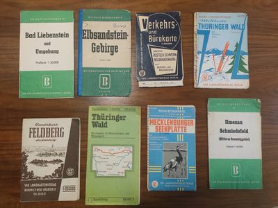 棕熊第三次勋章小拍 （苏联法国东德比利时等 币章册） - 东德 民主德国地图八本 展开后如图三图四大小