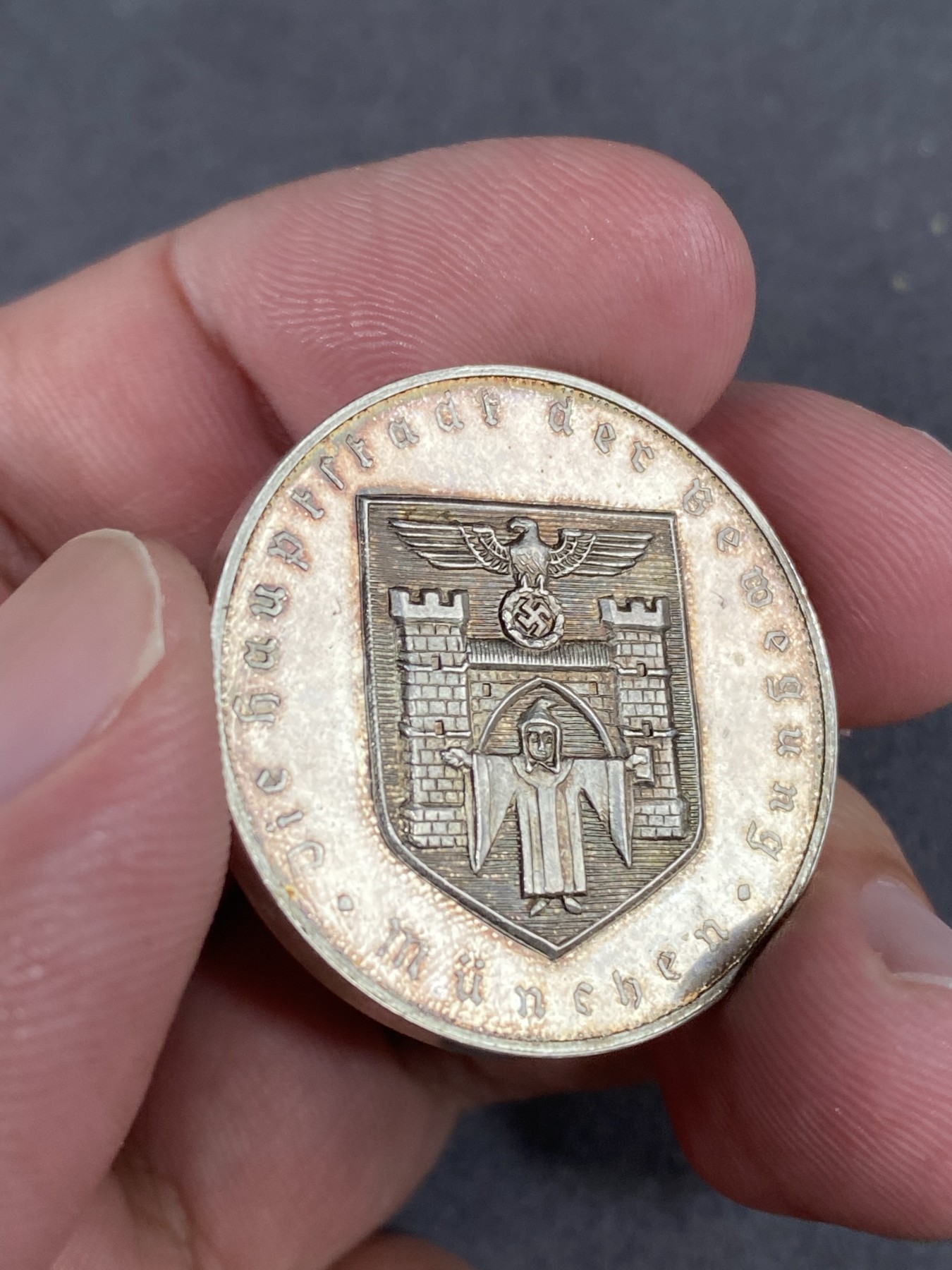 万国钱币拍卖第016期（奢华币章最终章） 1933-1945年间德国慕尼黑大学荣誉勋章 精致PROOF镜面 30MM 19G