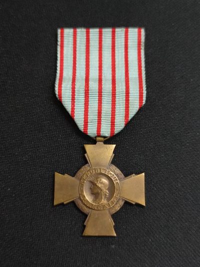 老王徽章拍卖第四期 - 法国战斗十字奖章