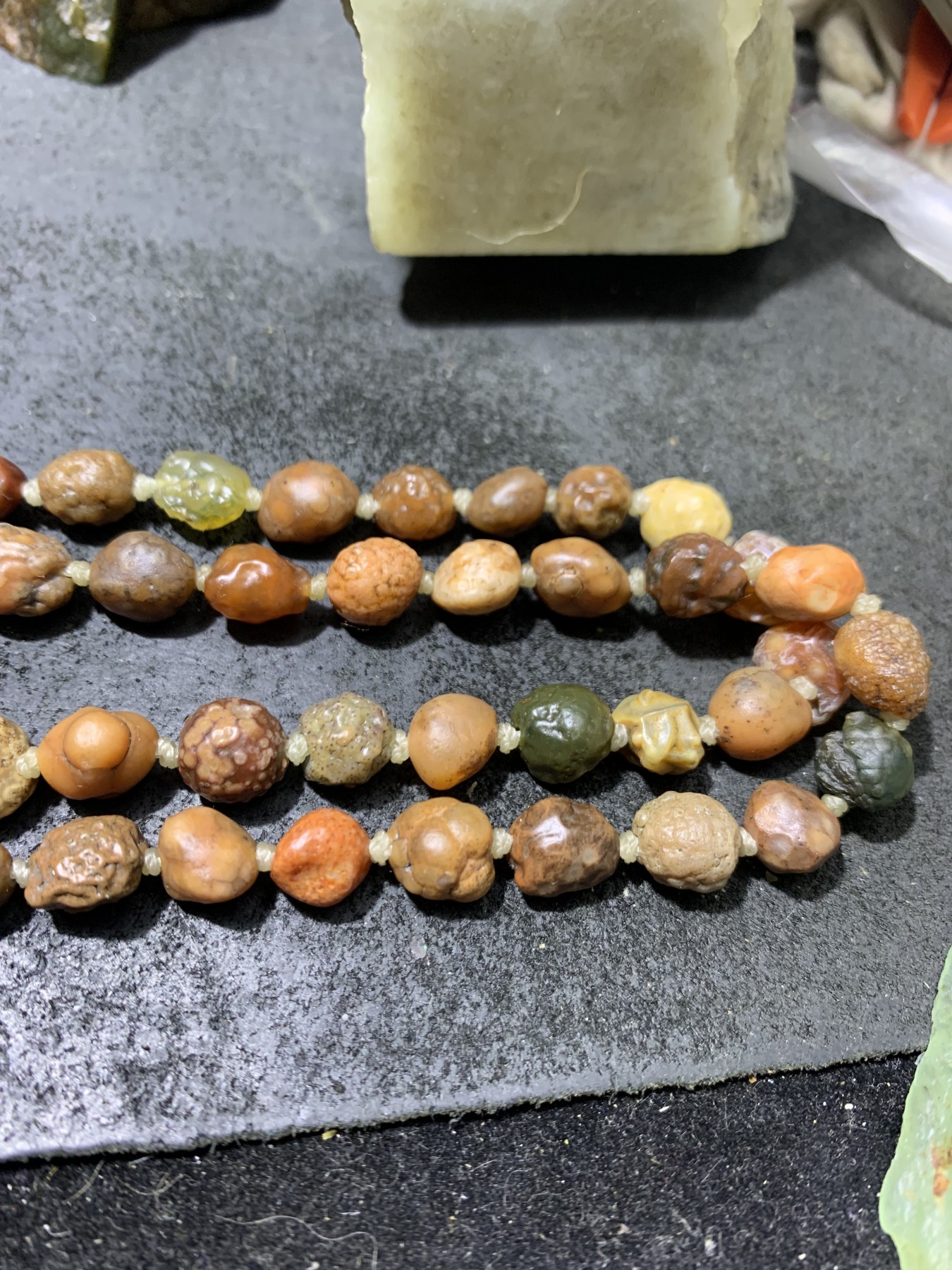 精美鱼籽纹筋脉石玛瑙108项链一条