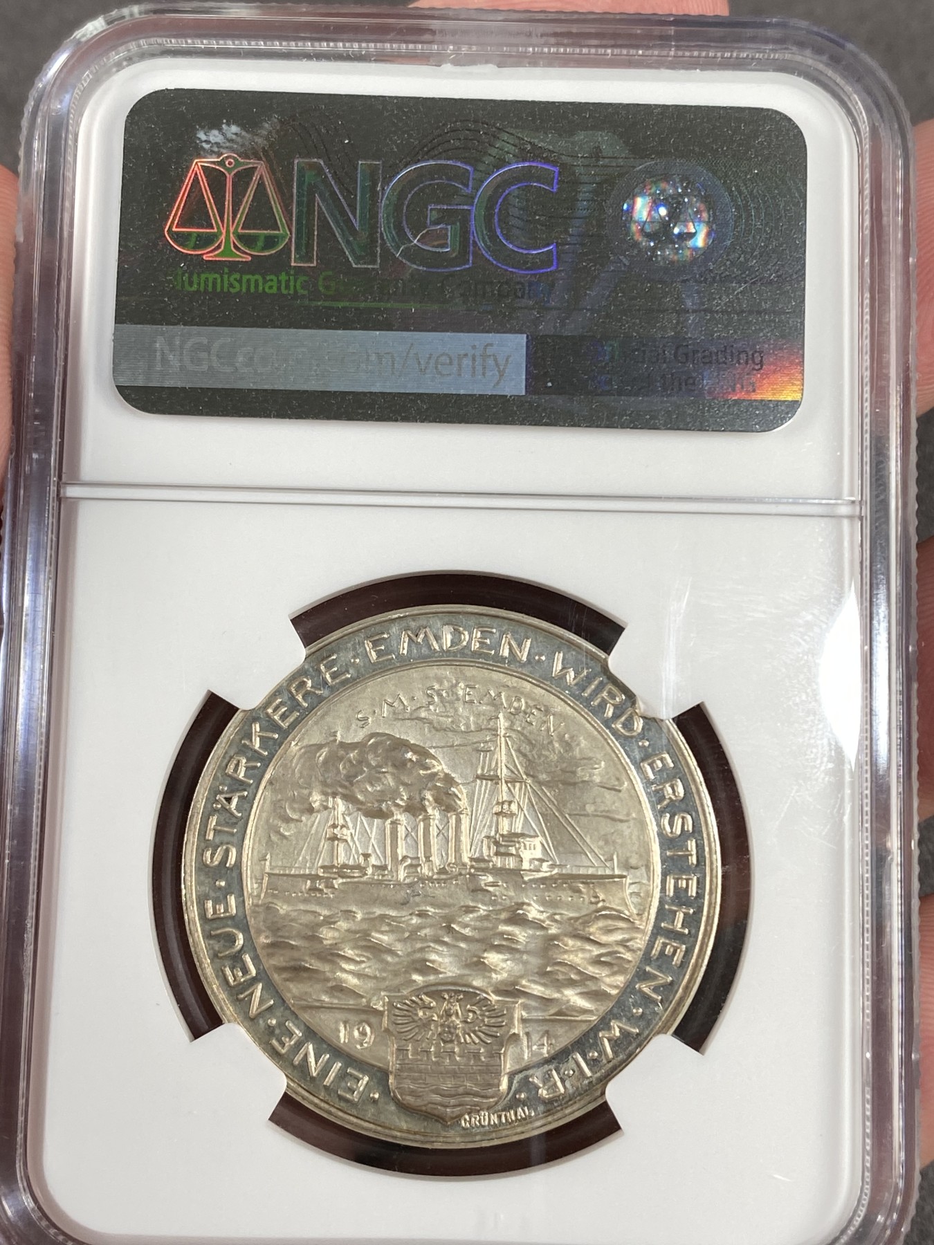 万国钱币拍卖第016期（奢华币章最终章） NGC MS62 1914年德国埃姆登号战舰穆勒舰长纪念银章 少见原味金彩品种 穆勒舰长曾率埃姆登号访问过青岛