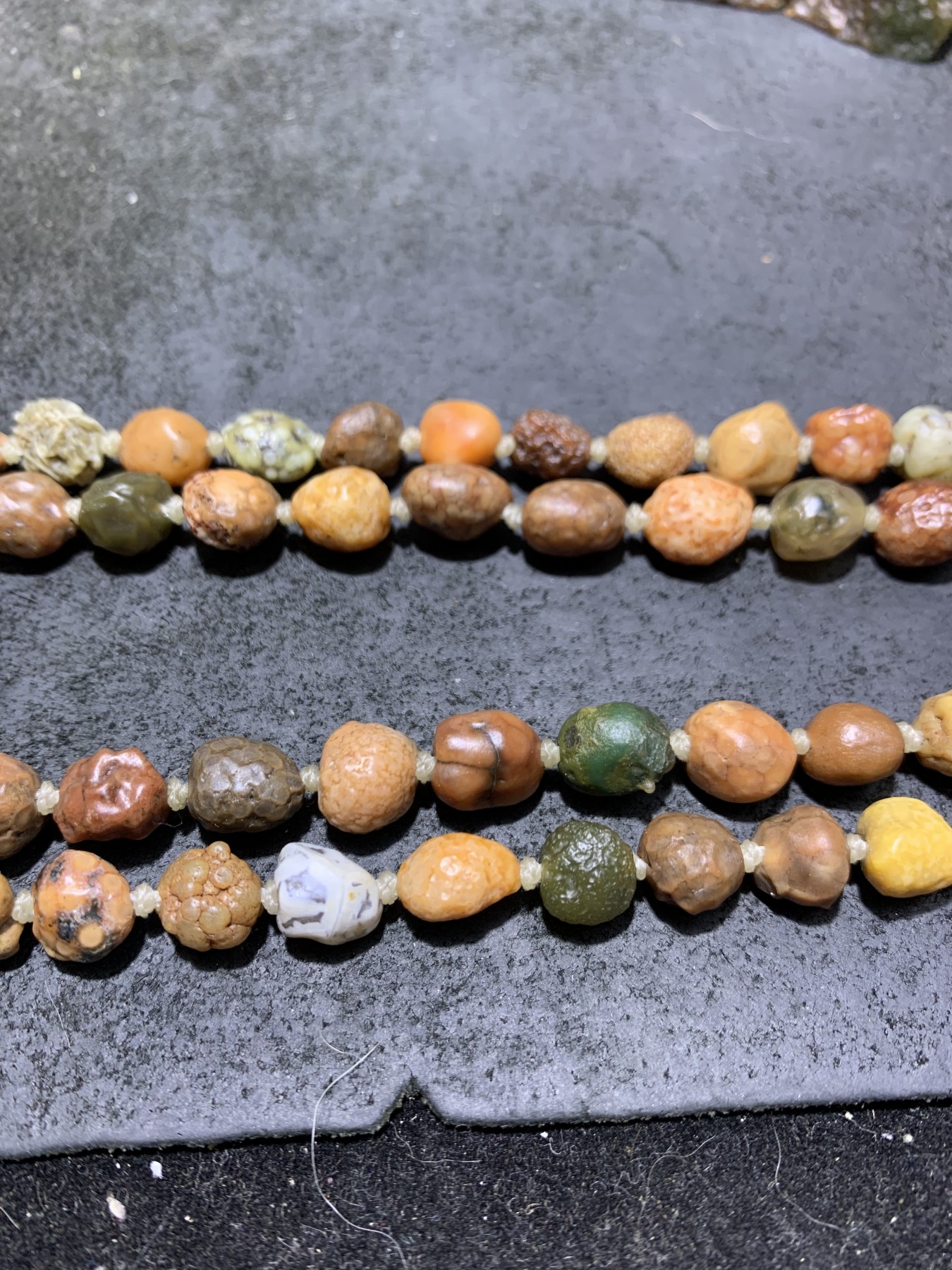 精美鱼籽纹筋脉石玛瑙108项链一条