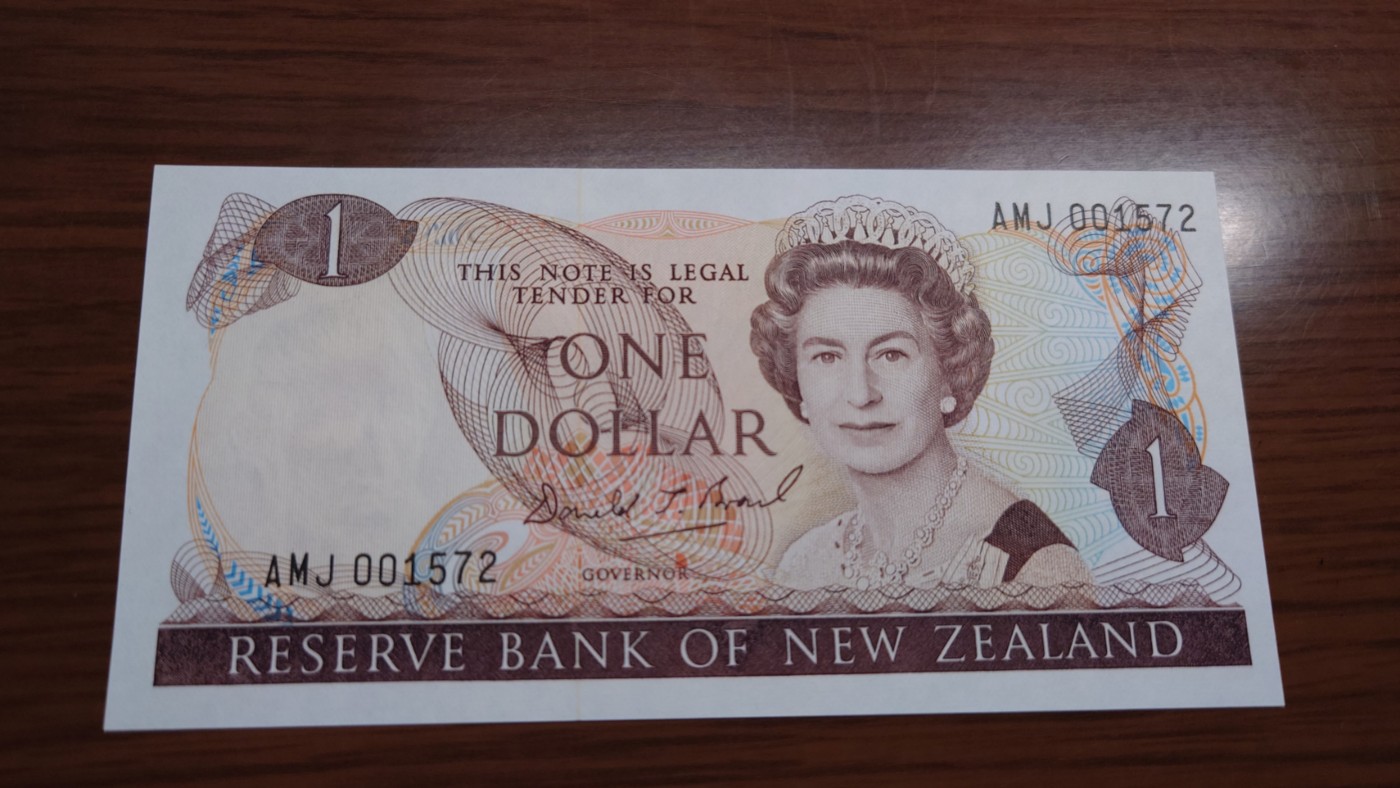 澳大利亚纸币1-2-5-10-20小套尾1同团购 绝品刀拆 免佣金（1-2-5-10也有零售另询）） 1981-92年新西兰1元 全新绝品千位号1572