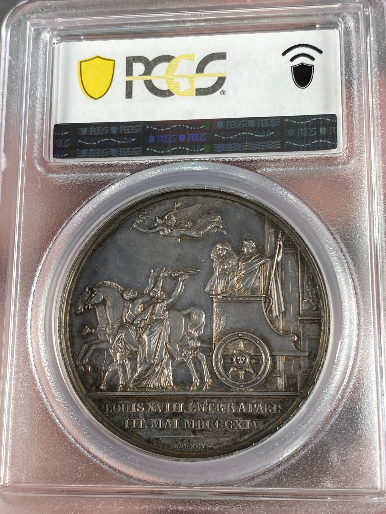万国钱币拍卖第016期（奢华币章最终章） PCGS SP64 1814年法国波旁王朝路易十八世第一次重返巴黎复辟纪念大银章 路易十八世以罗马皇帝的名义与安古莱姆公爵夫人一起乘坐马车重返巴黎 城市女神把象征巴黎的钥匙递送到路易十八手中 经典中的经典品种 唯一一个冠军分 41MM 38G