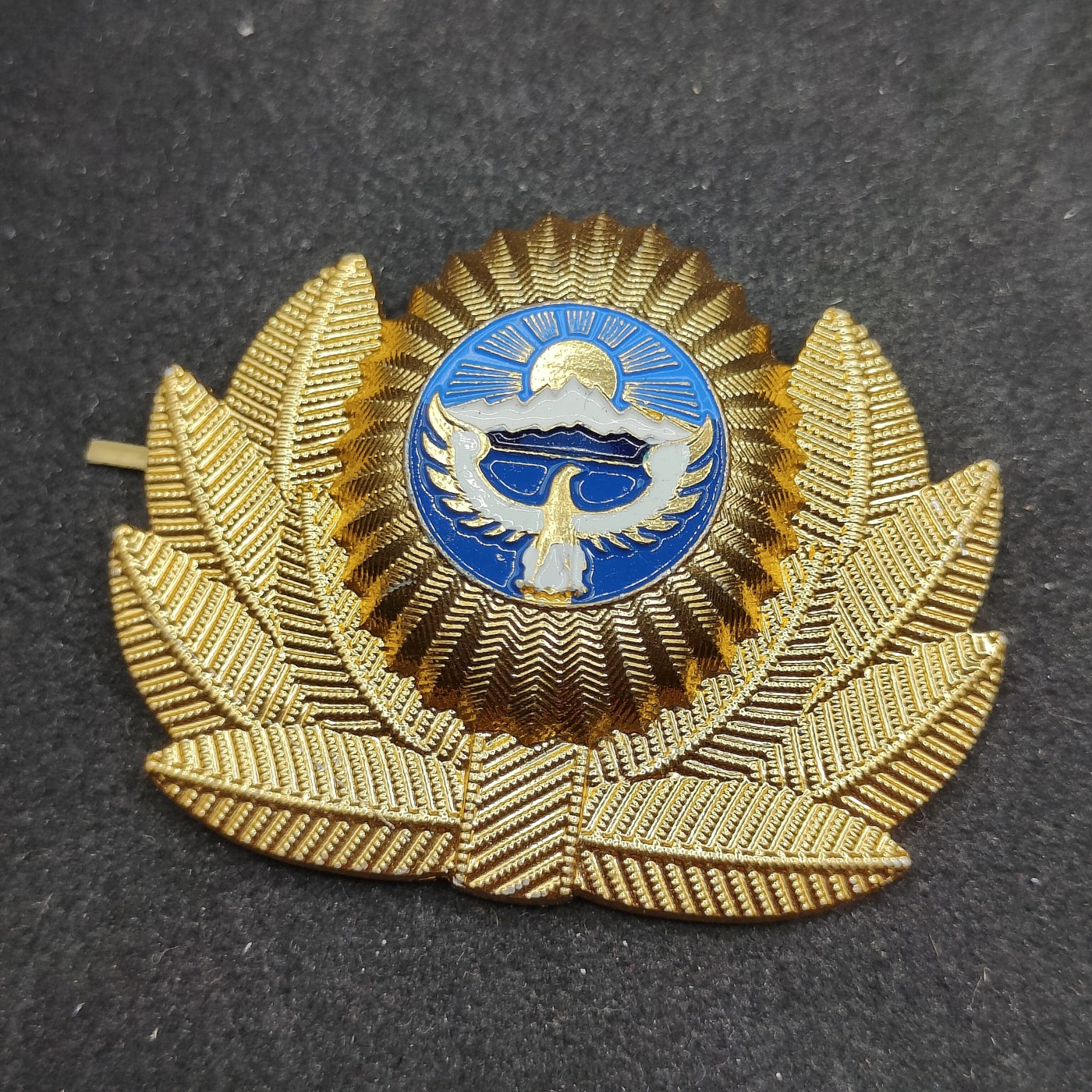 全场0元起拍 第89期 咸鱼国勋章拍卖专场 9月10日（周日）下午6：00开始 独联体 吉尔吉斯斯坦 早期苏联样式 帽徽