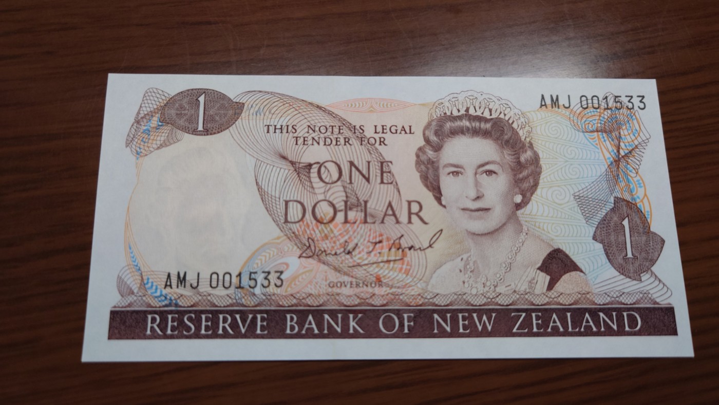 澳大利亚纸币1-2-5-10-20小套尾1同团购 绝品刀拆 免佣金（1-2-5-10也有零售另询）） 1981-92年新西兰1元 全新绝品千位号1533