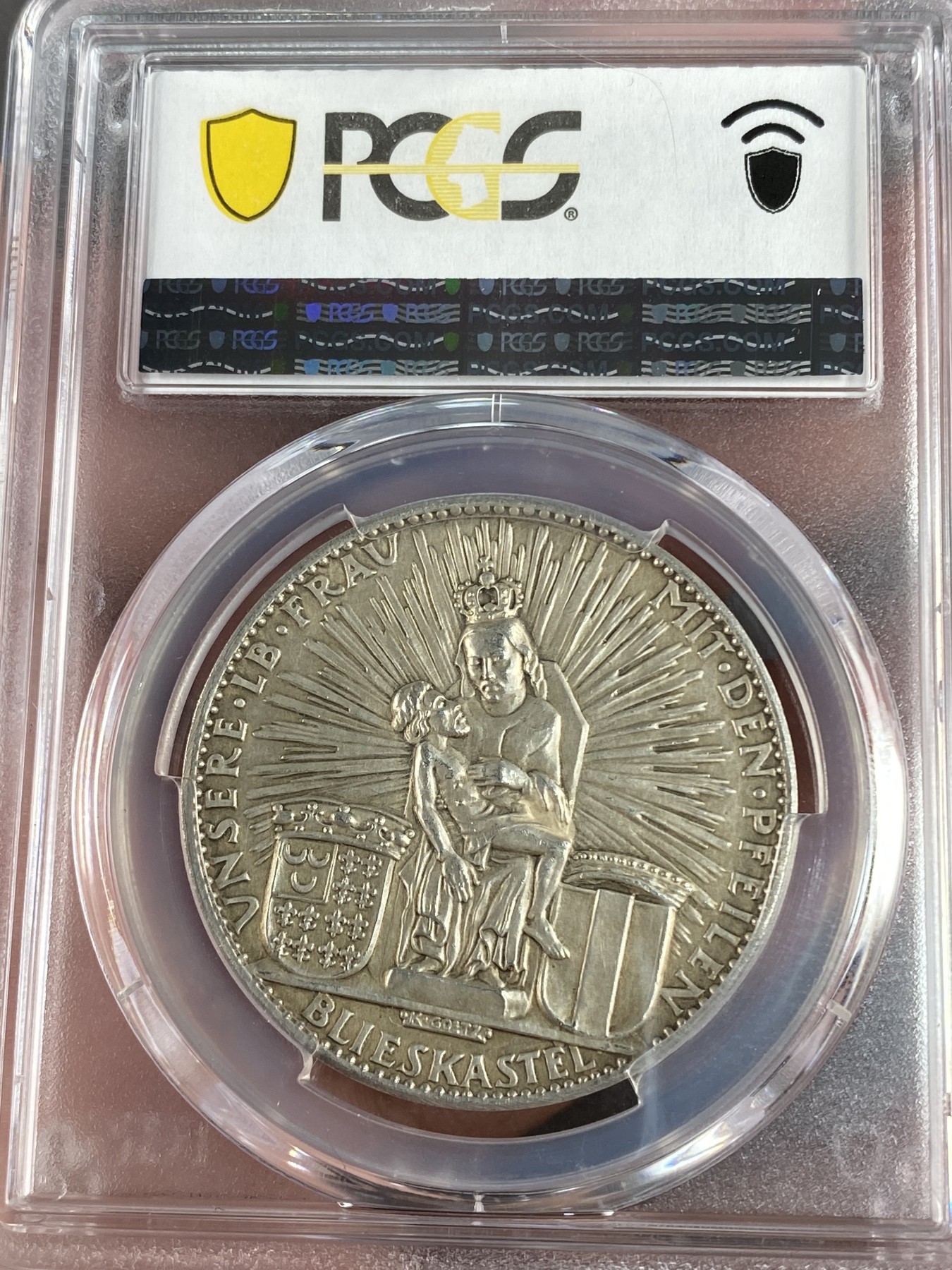 万国钱币拍卖第016期（奢华币章最终章） PCGS SP63 1930年德国巴伐利亚圣母抱婴像银章 名家卡尔哥茨艺术创作大爆发年份极少的作品之一 唯一冠军分 超前的艺术感至今仍有强烈的视觉冲击