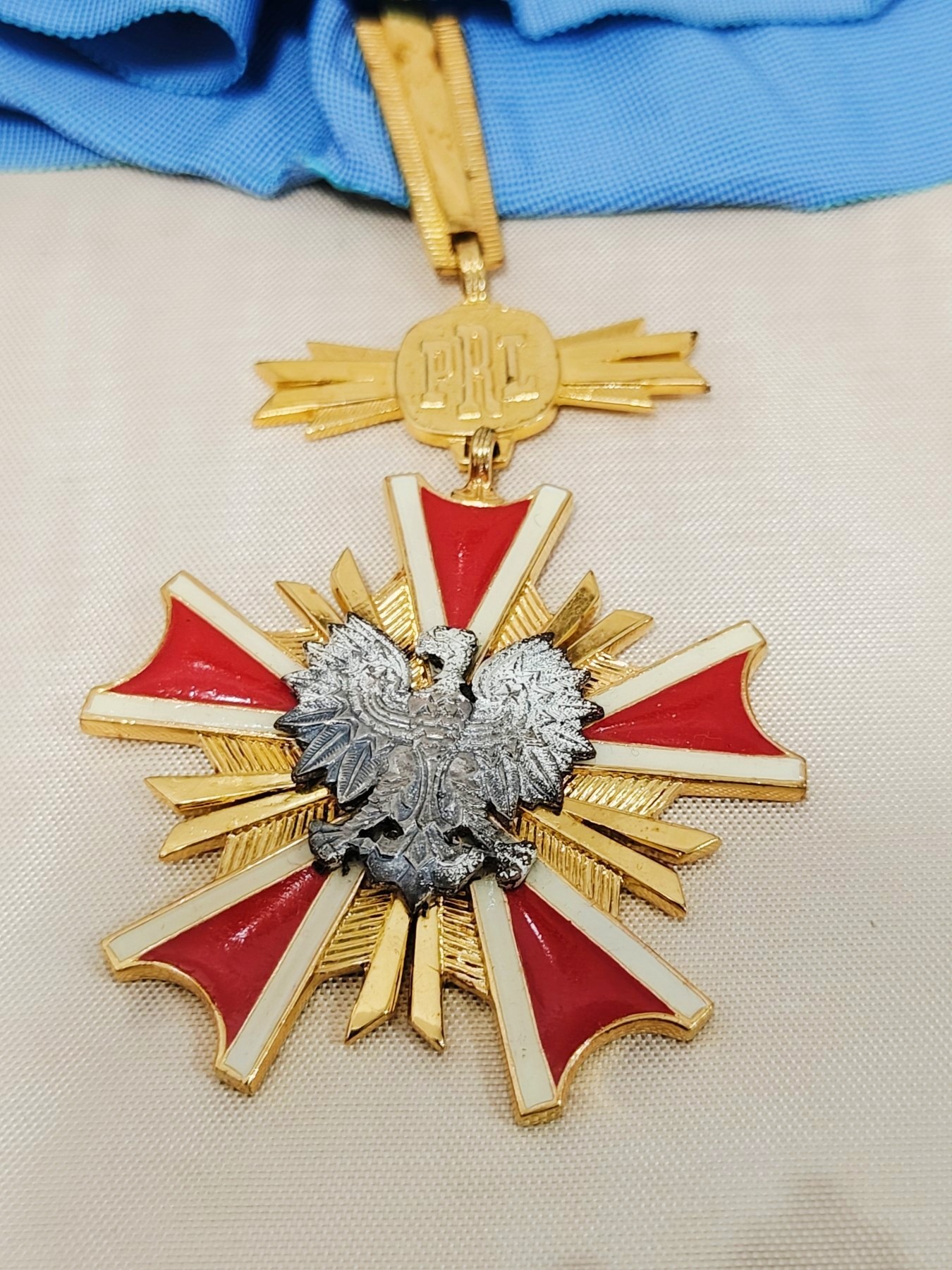 全场0元起拍 第89期 咸鱼国勋章拍卖专场 9月10日（周日）下午6：00开始 	稀少 高级荣誉 二级波兰人民共和国功勋勋章 大军官级带盒带证授 予外国公民