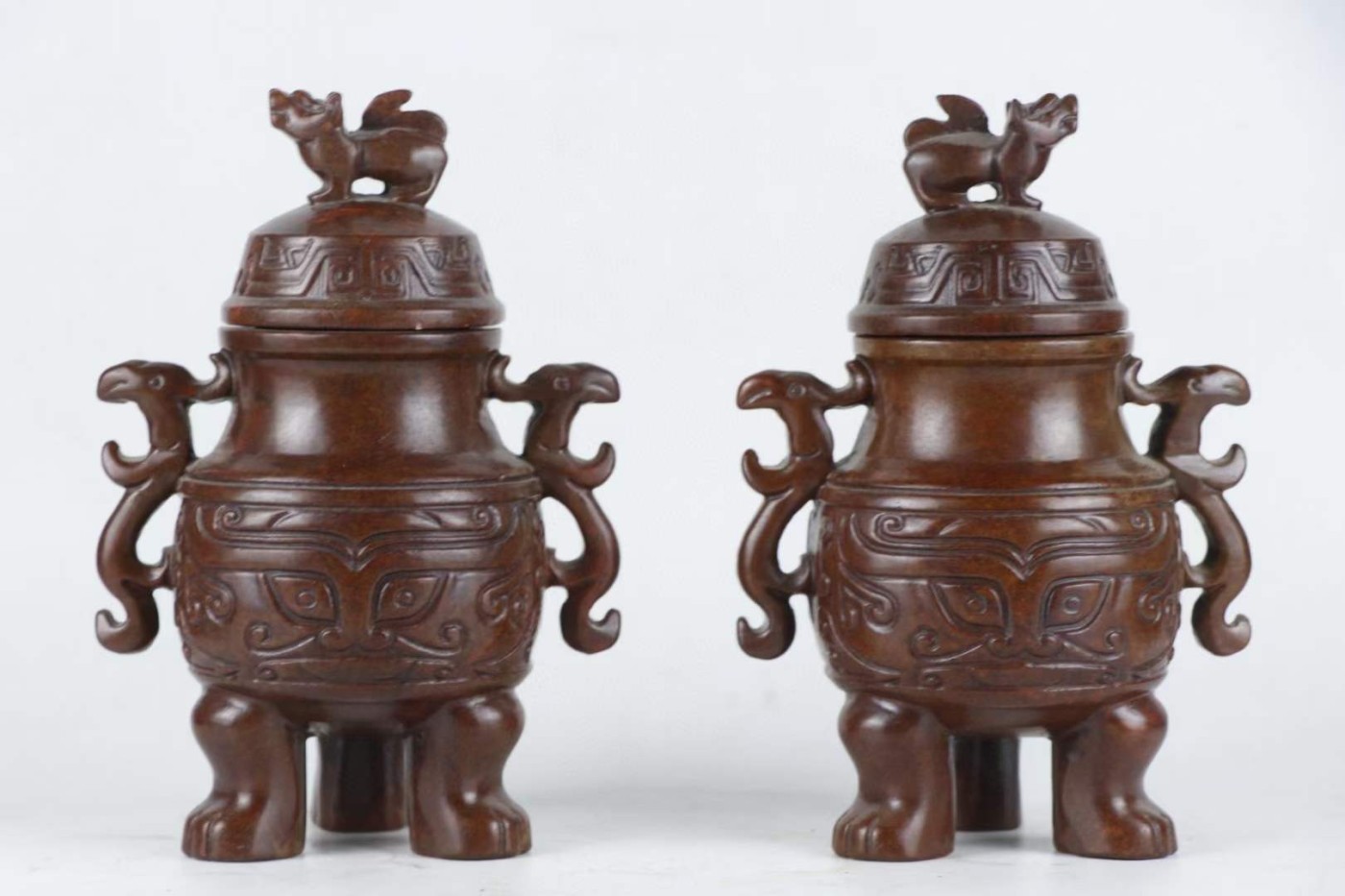 高古玉三足双耳香炉尺寸:高18cm宽12cm重1918g
