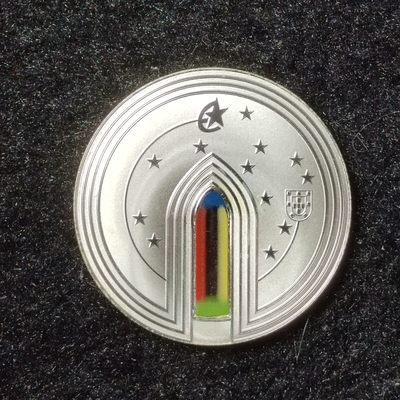 巴斯克收藏第165期 欧洲之星纪念币专场 9月19/20/21号三场连拍 全场包邮 - 葡萄牙 2020年 5欧元磨砂精制纪念银币 哥特风格-欧洲之星系列 镶嵌彩色玻璃 银币 (.925) 仅发行2496枚