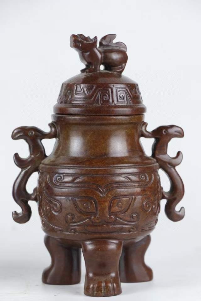 高古玉三足双耳香炉尺寸:高18cm宽12cm重1918g