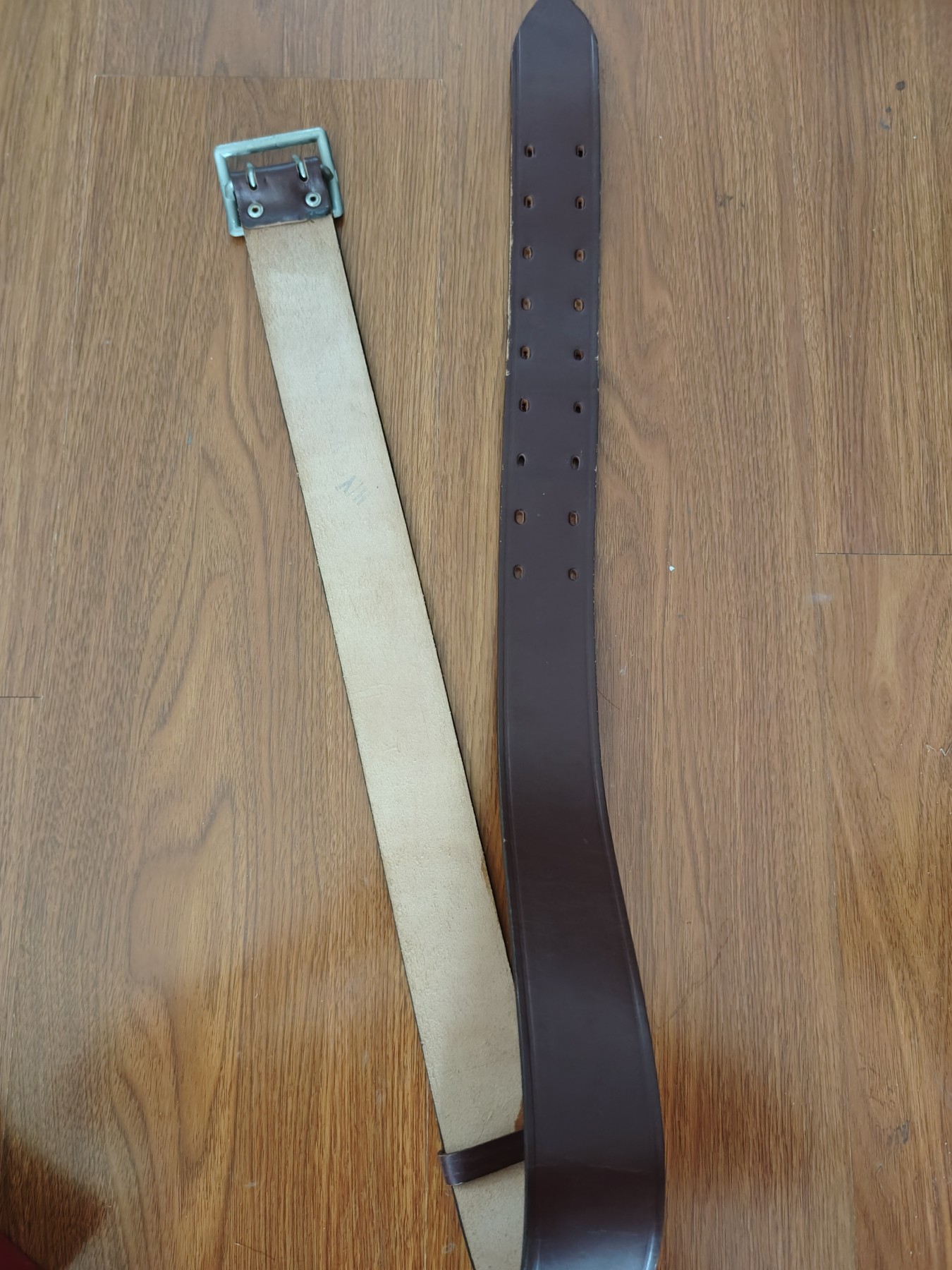 全场0元起拍 第89期 咸鱼国勋章拍卖专场 9月10日（周日）下午6：00开始 东德军官皮腰带 130CM