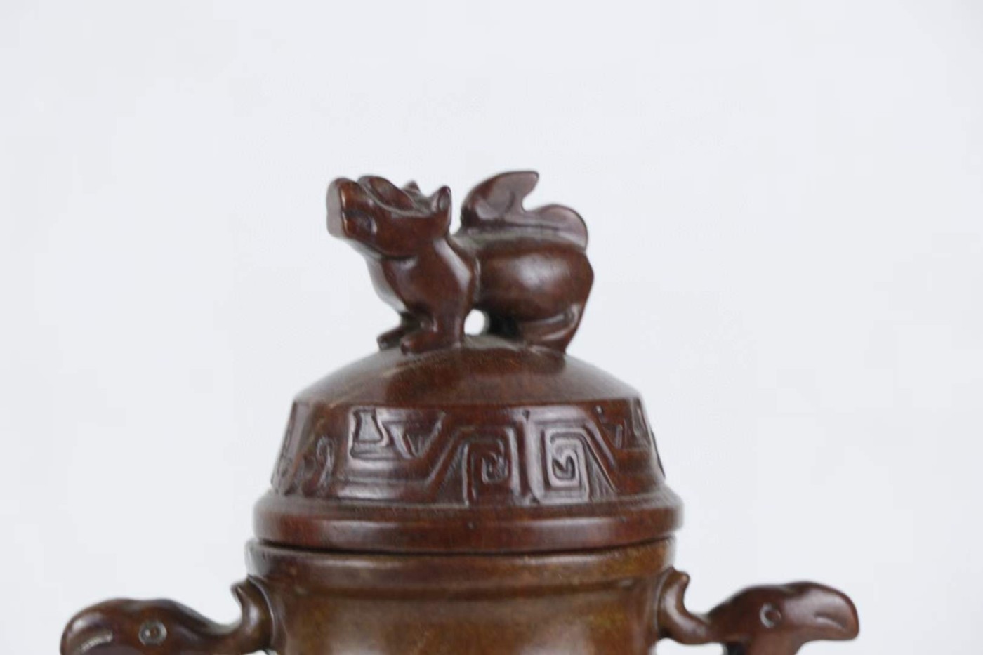 高古玉三足双耳香炉尺寸:高18cm宽12cm重1918g