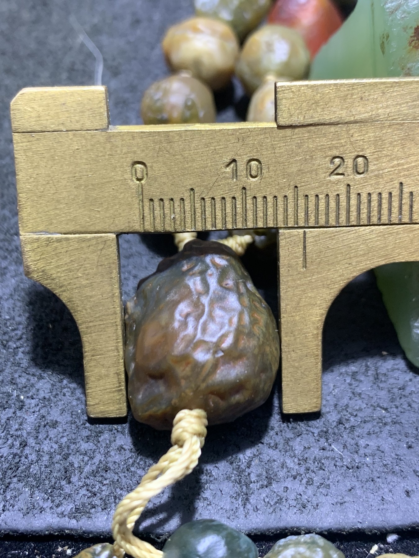 精美戈壁筋脉玛瑙原石长款项链一条