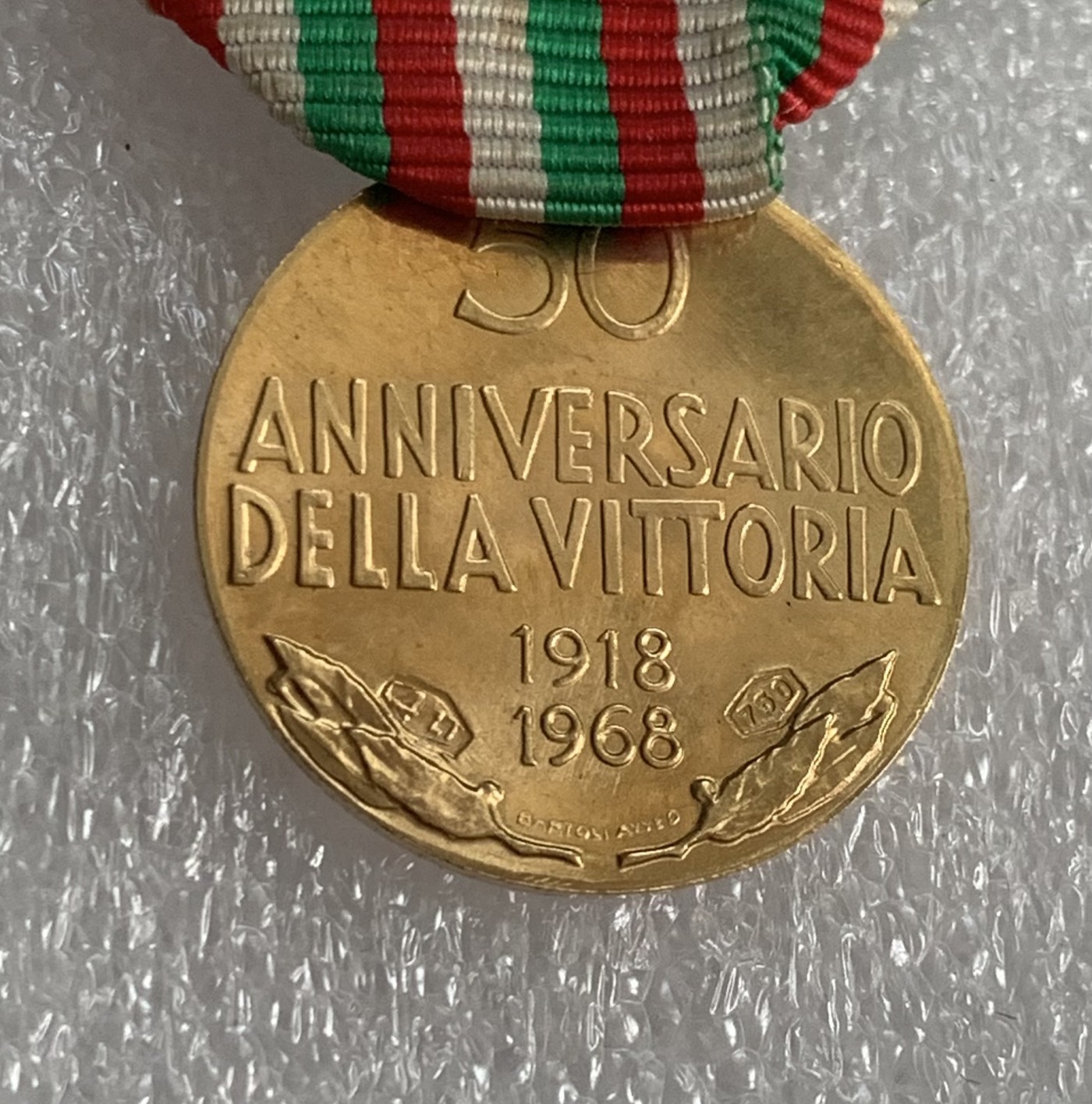 瓶子🏺第108期拍卖会  意大利1968年纪念一战18k金纪念章  4.9克金价1700元
