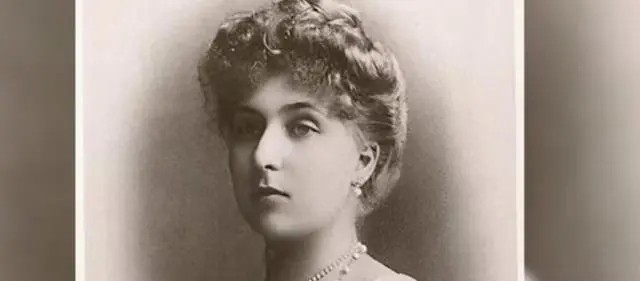 【Blue Auction】✨世界纸币精拍第368期——格雷伯爵夫妇 【手签 号码天花板 数二倒置靓号 886686】加拿大 早期 自治领 1917年1元 PMG45 状态佳 ABNC出品雕刻精美 人像为维多利亚女王孙女帕特丽夏公主 为了爱情下嫁平民亚历山大（没有接受公爵封号，喜欢军队的生涯，最后升至海军上将） 背面为国会大厦 有轻微沾到手签墨水 