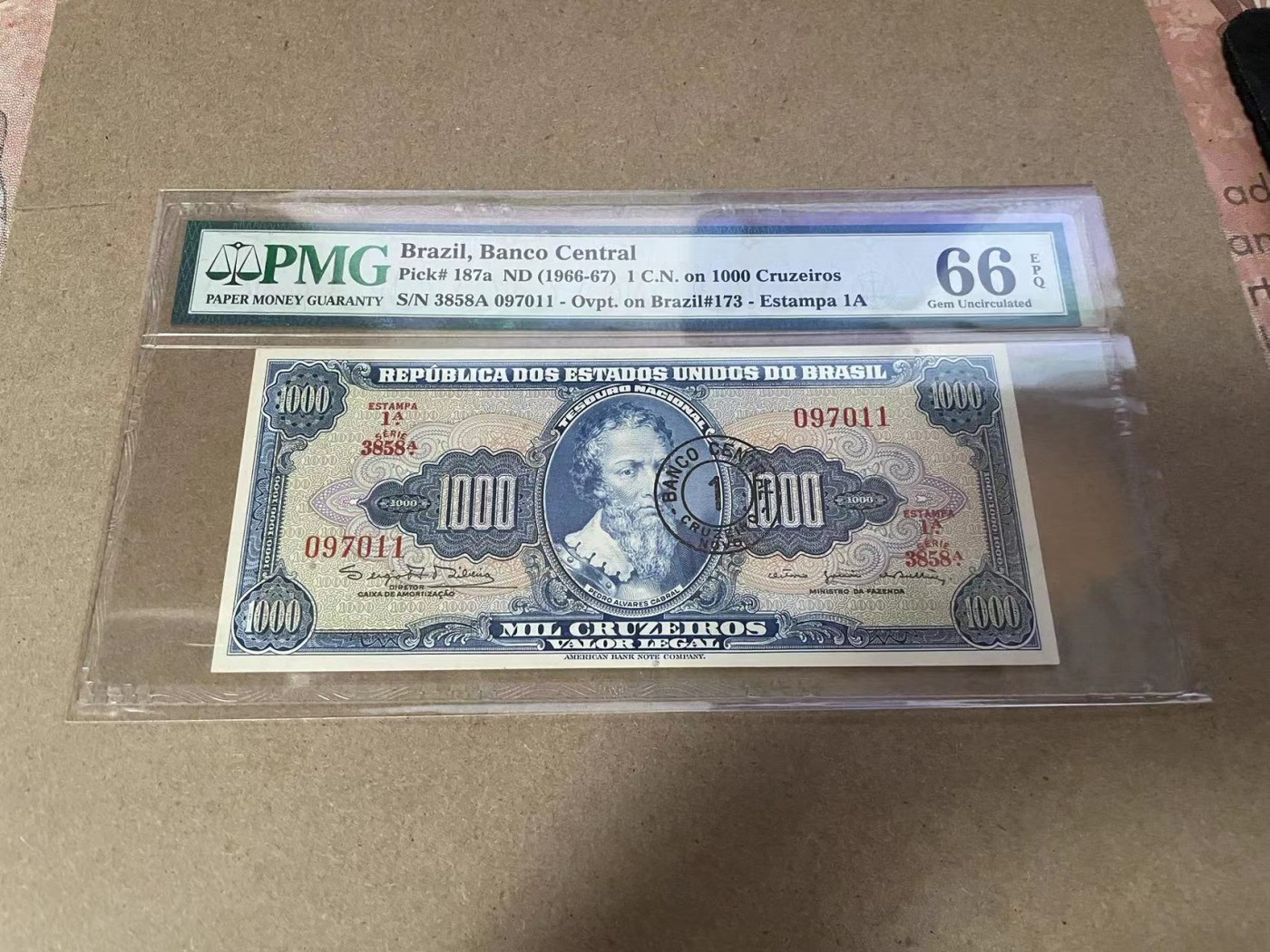 【Blue Auction】✨世界纸币精拍第368期——格雷伯爵夫妇 巴西 1966-67年1克鲁塞罗加盖 PMG66EPQ 背面大场景