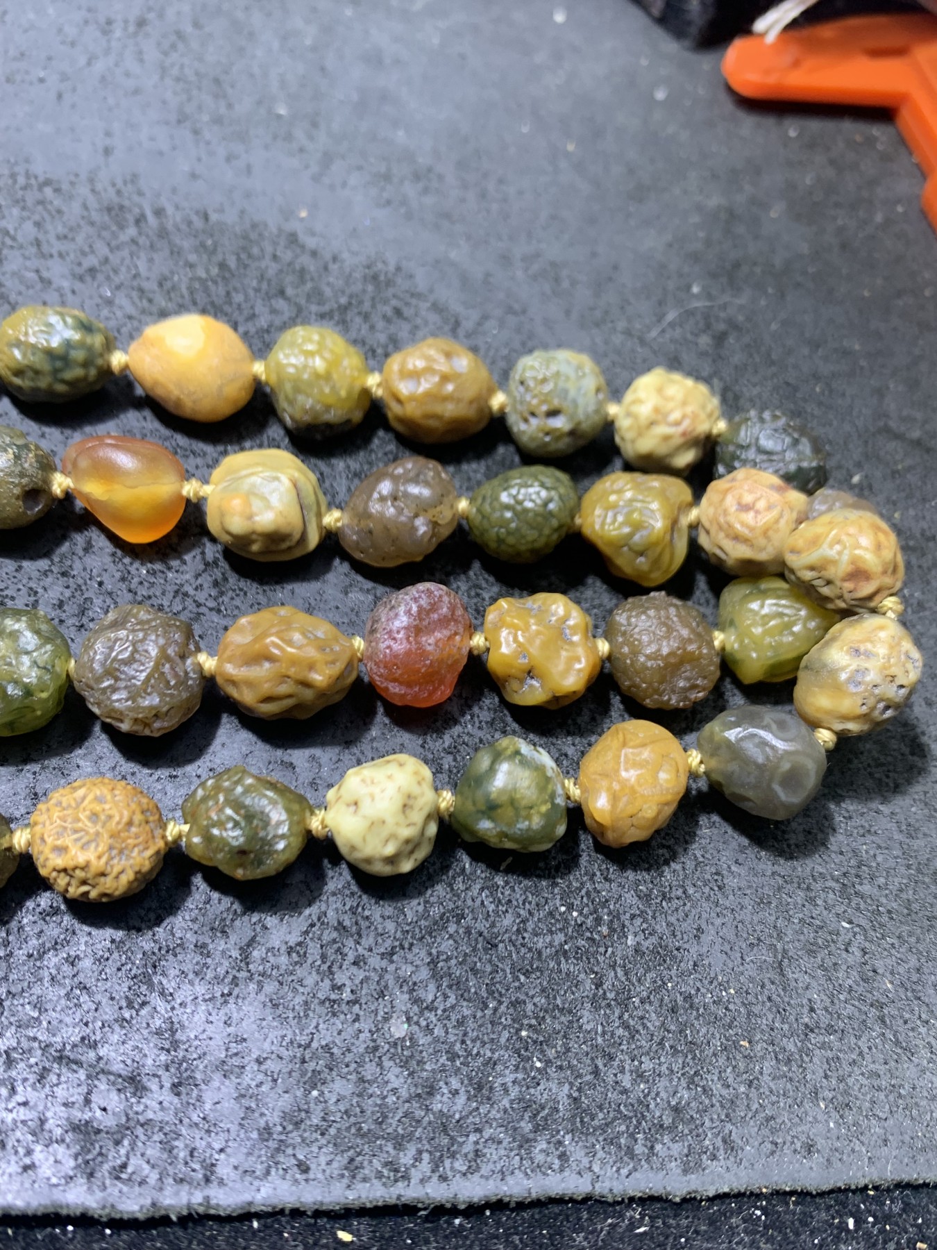 精美戈壁筋脉玛瑙原石长款项链一条