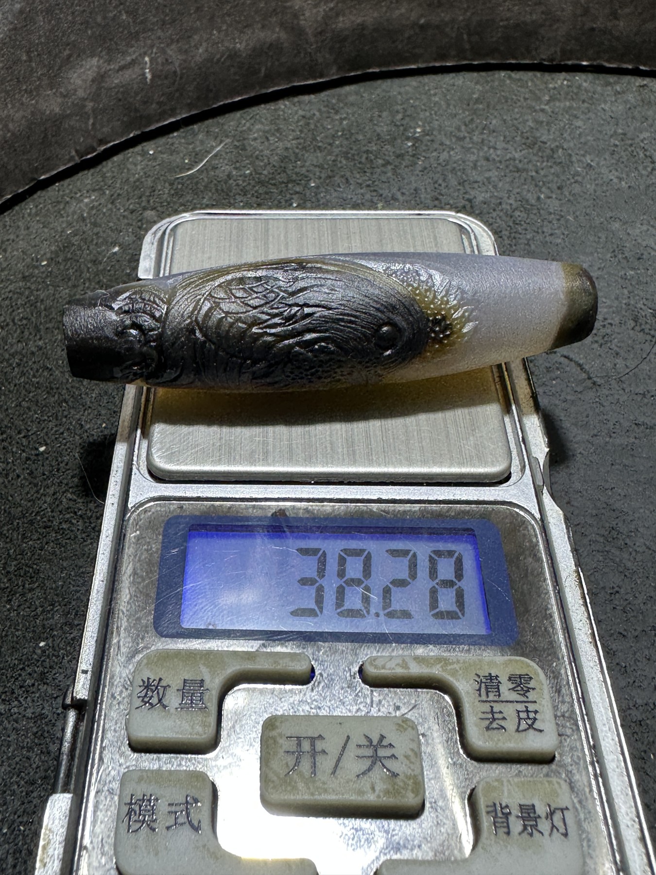 精美亚光高玉化巴西玛瑙手工俏色巧雕雄鸡吊坠（把件）一个！