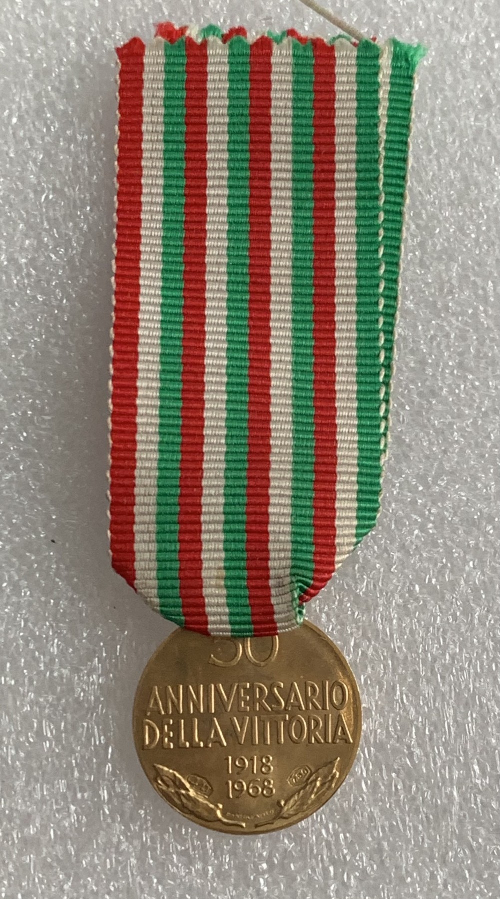 瓶子🏺第108期拍卖会  意大利1968年纪念一战18k金纪念章  4.9克金价1700元