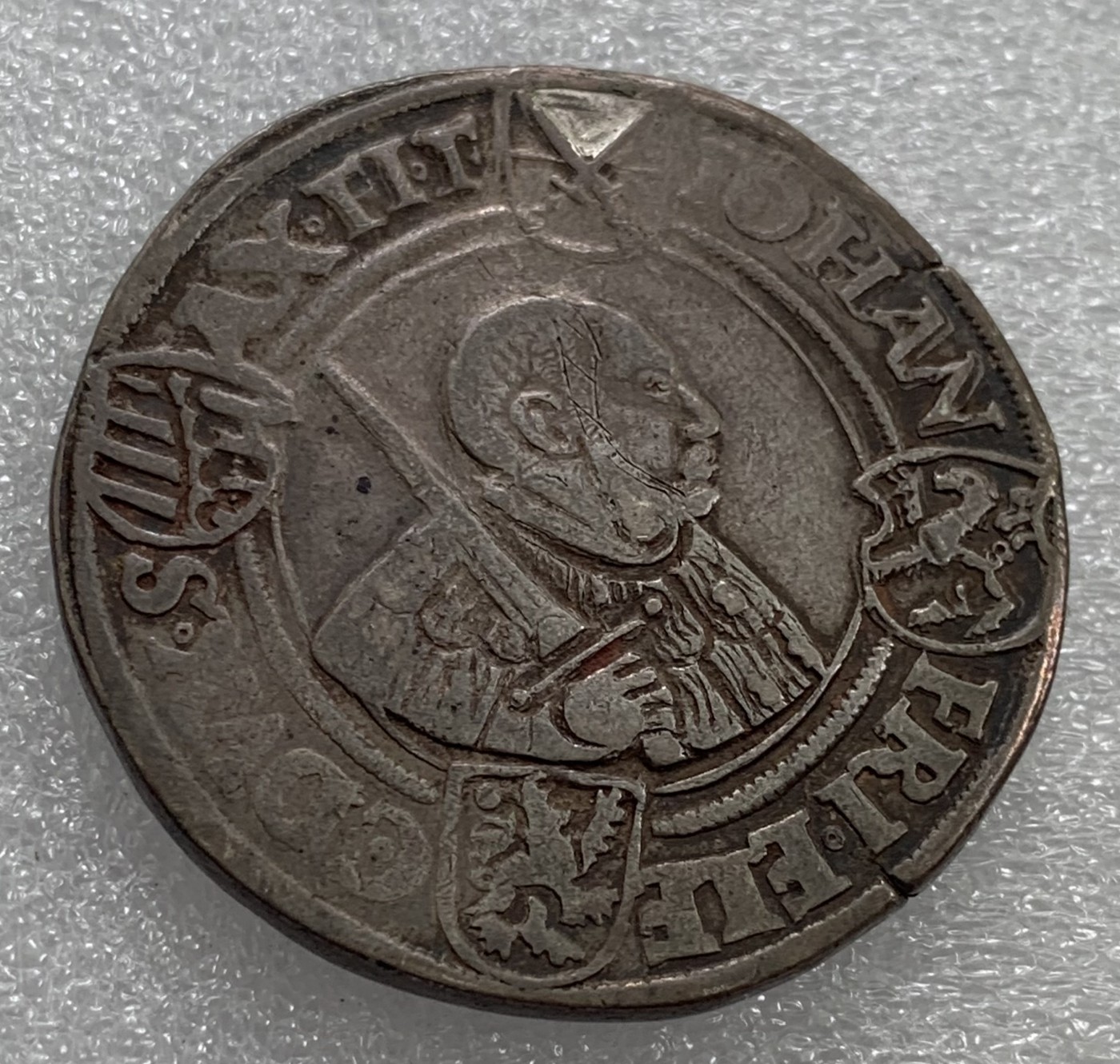 瓶子🏺第108期拍卖会 16世纪 萨克森选帝侯无纪年神罗大银币  表面疑似TOOLED