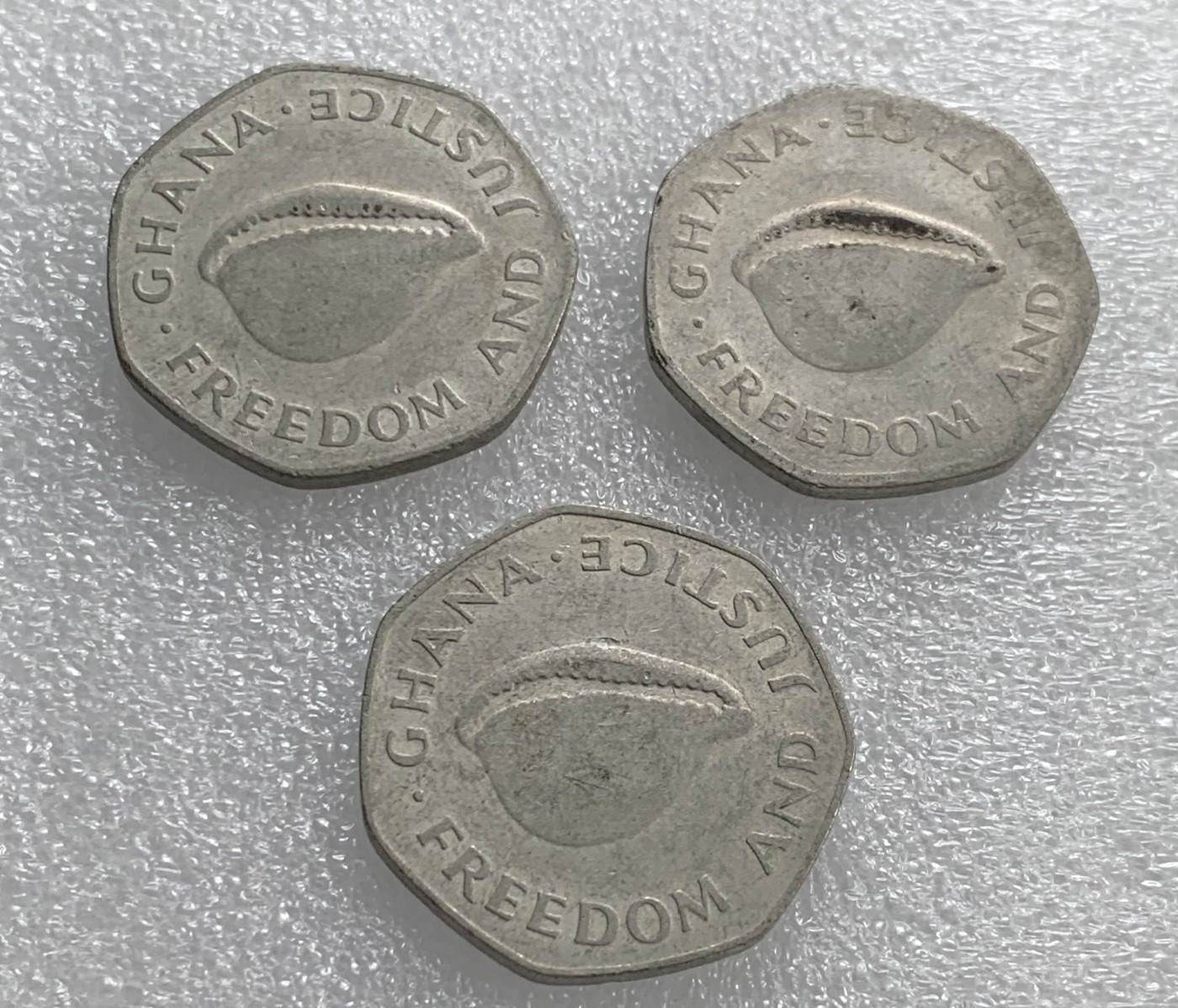 瓶子🏺第108期拍卖会  加纳硬币200塞地1998年 加纳200塞地3枚