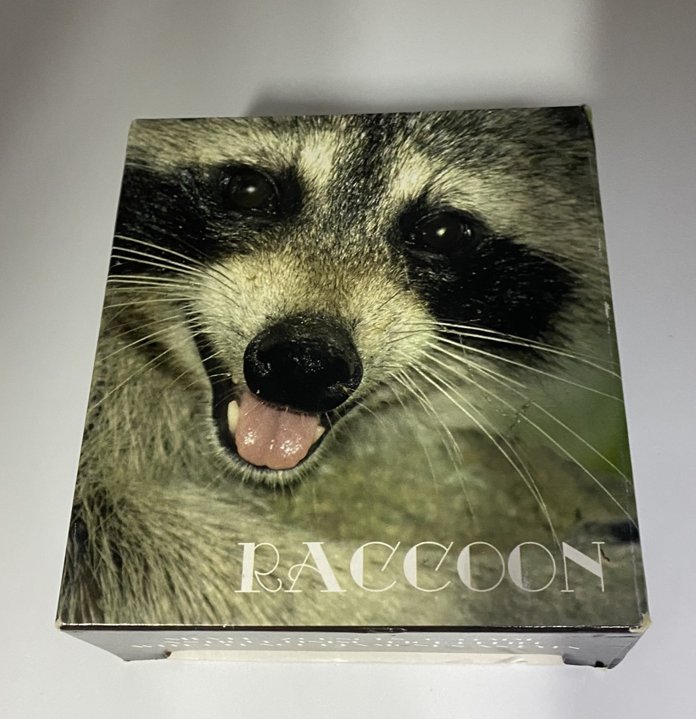 【金钰满堂钱币】拍卖第十五期 福利多多 大家多多捧场 瓦努阿图.2013年小浣熊镶天然黑钻石仿古银币.2盎司.NGC70分.带盒证