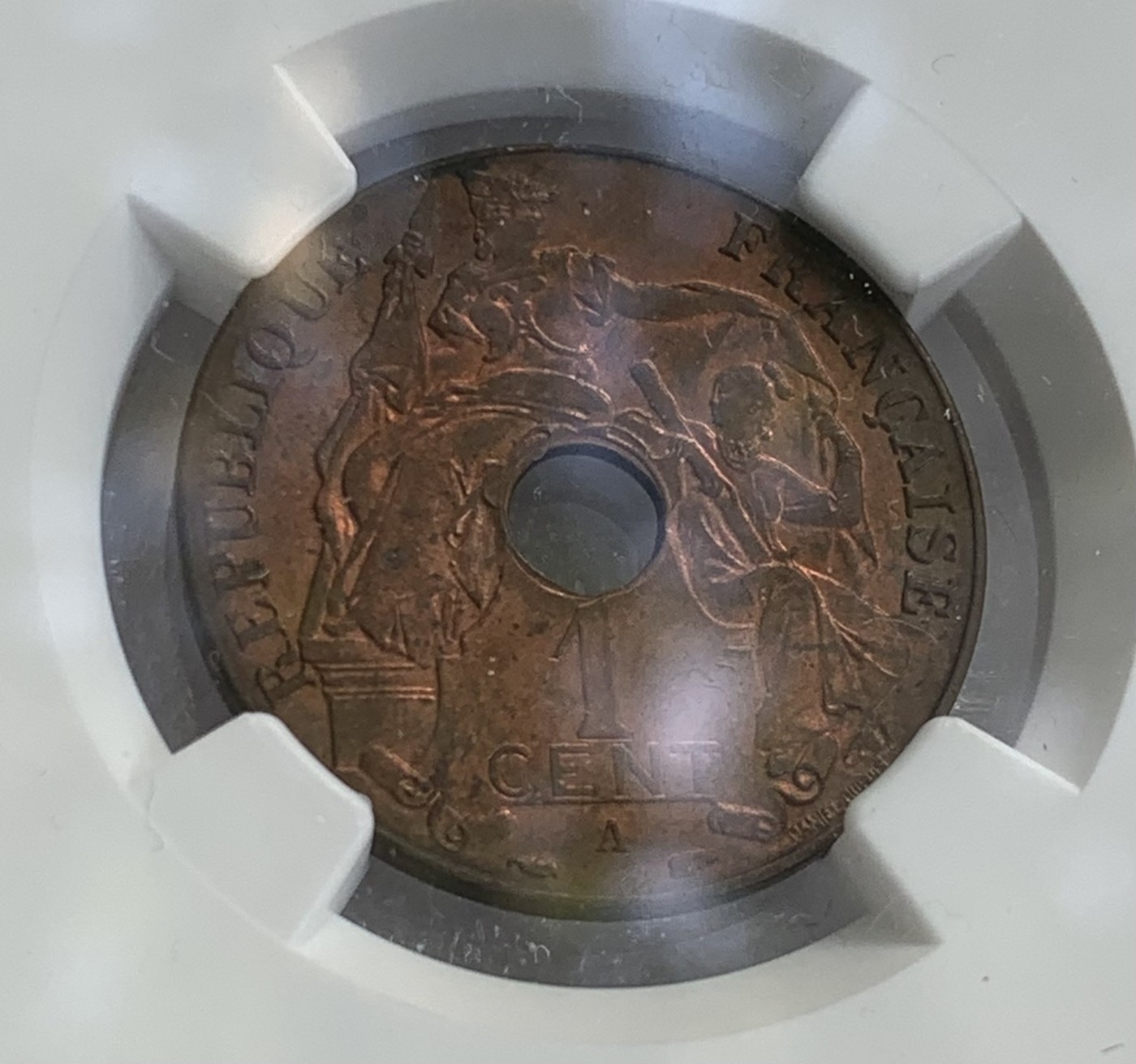 瓶子🏺第108期拍卖会  法属印度支那1938年百分之一铜币  NGC MS63