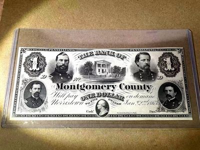 【Blue Auction】✨世界纸币精拍第368期——格雷伯爵夫妇 -  【四将军钞】美国 宾夕法尼亚州 1865年1美金 全新UNC 该银行成立于1814年，经历了几次战争和金融恐慌，于1865年成为诺里斯敦的蒙哥马利国家银行。这张钞票总是很受欢迎，北方军的沙尔上校、斯莱默将军、汉考克将军和哈特兰夫特将军出现在这张钞票上，这四名军官都与诺里斯顿有联系，他们曾在那里接受过教育、生活过或埋葬。银行大楼的装饰图案和华盛顿的小椭圆形肖像构成了整个设计。