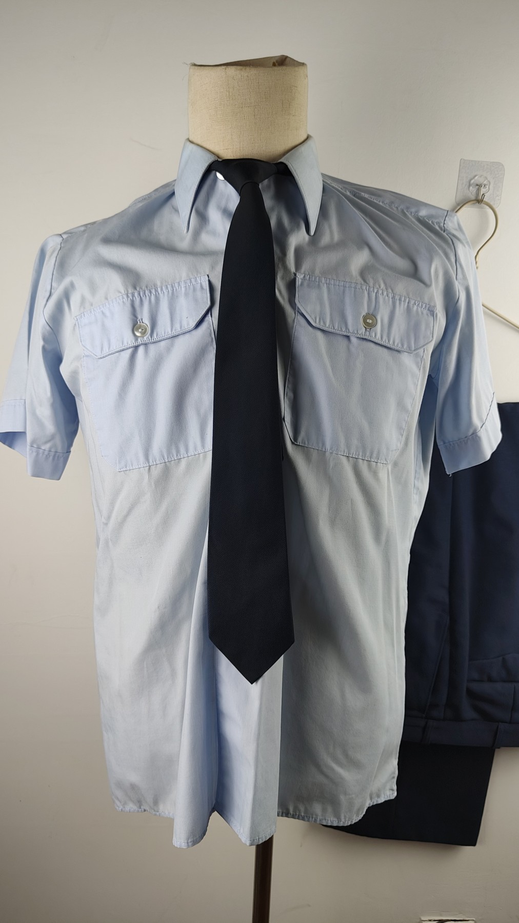 全场0元起拍 第90期 咸鱼国勋章拍卖专场 9月13日（周三）下午6：00开始 西德空军参谋上校全套 衬衣：胸围112 肩宽56 衣长70 常服：胸围118肩宽50衣长85 袖长70 腰围96 裤长115