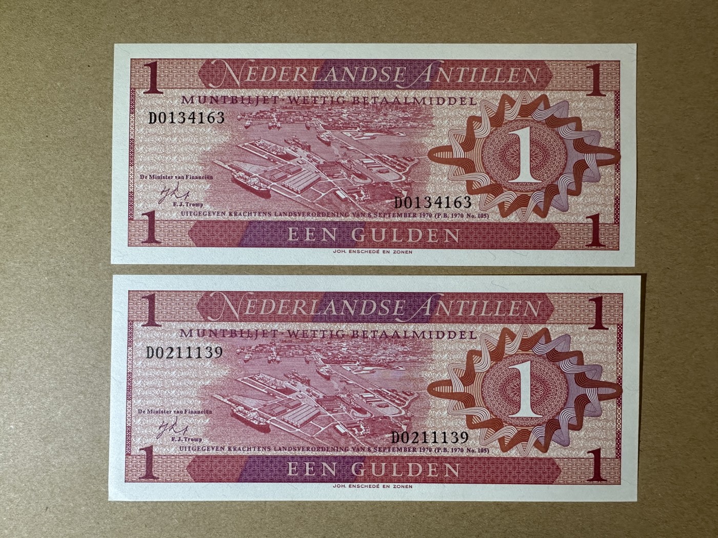 《张总收藏》118期-外币超精品合集 荷属安的列斯1盾2张 UNC 1970年