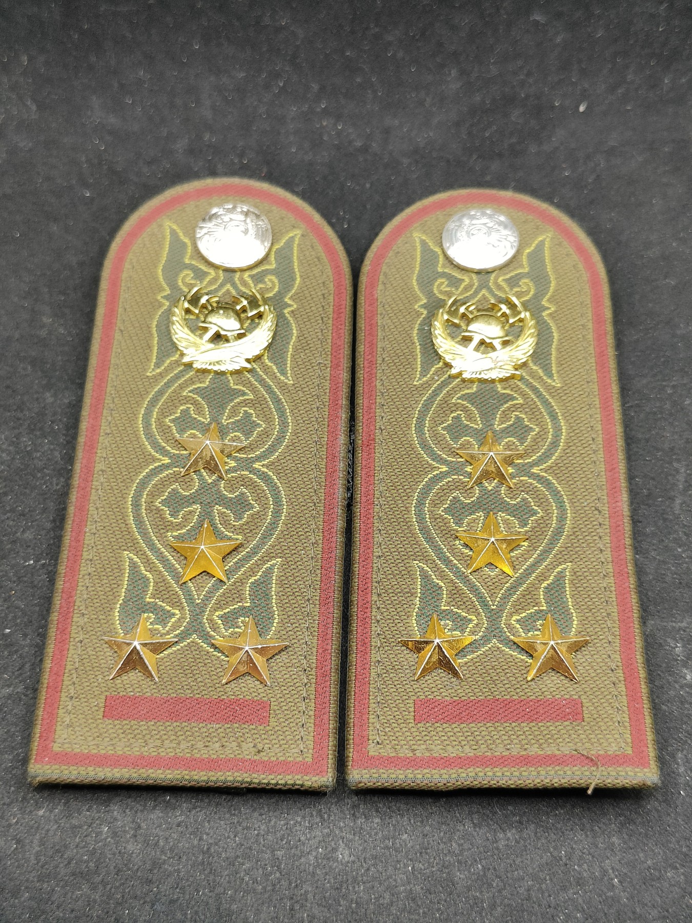 全场0元起拍 第90期 咸鱼国勋章拍卖专场 9月13日（周三）下午6：00开始 独联体 哈萨克斯坦 苏联模式肩章