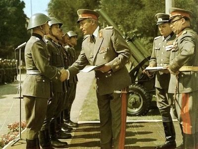 盛世勋华——号角文化勋章邮票专场拍卖第169期 - 东德人民军 军官短sword 少见 带剑挂 带编号 懂的都懂