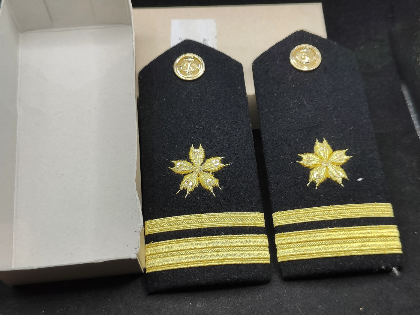 全场0元起拍 第90期 咸鱼国勋章拍卖专场 9月13日（周三）下午6：00开始 日本海上自卫队 二尉肩章